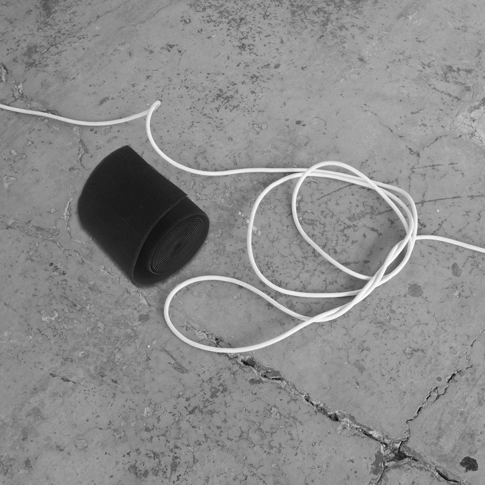 

1 Roll Cuttable Cable Organizer 3M - Adjustable Hook and Loop Cord Management Strip - Floor Wire Protector for Closed Loop