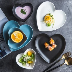 European Matte Love Heart Shaped Ceramic Plate Home Cutlery Cake Dishe Irregular Porcelain Plate Cooking Dishes Kitchen Utensils