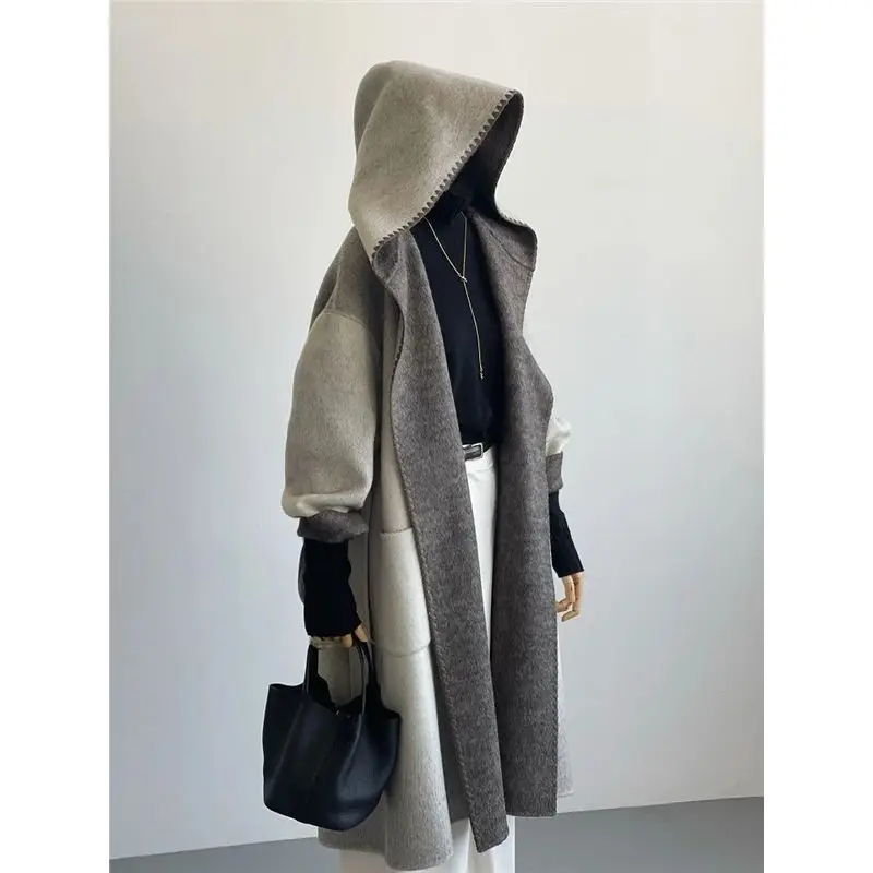 Mid-Length Gray Woolen Coat With Contrasting Color Cape Coat And Hooded High-End Feel