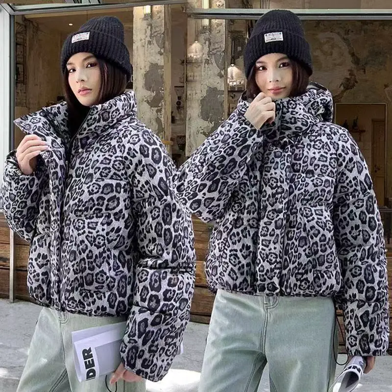 Giacca in cotone caldo con stampa leopardata da donna Inverno 2025 Nuovo piumino imbottito in cotone Parka da donna Cappotto alla moda Cappotto con cappuccio