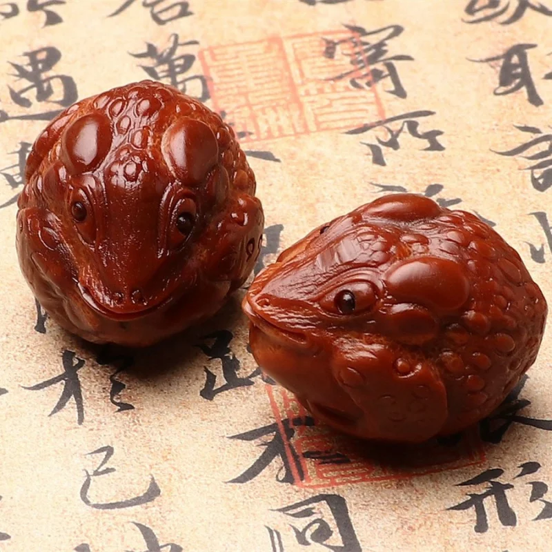 

New Product Olive Nut Engraved Fortune Hand Pieces Big Golden Toad Stone Carving Handball