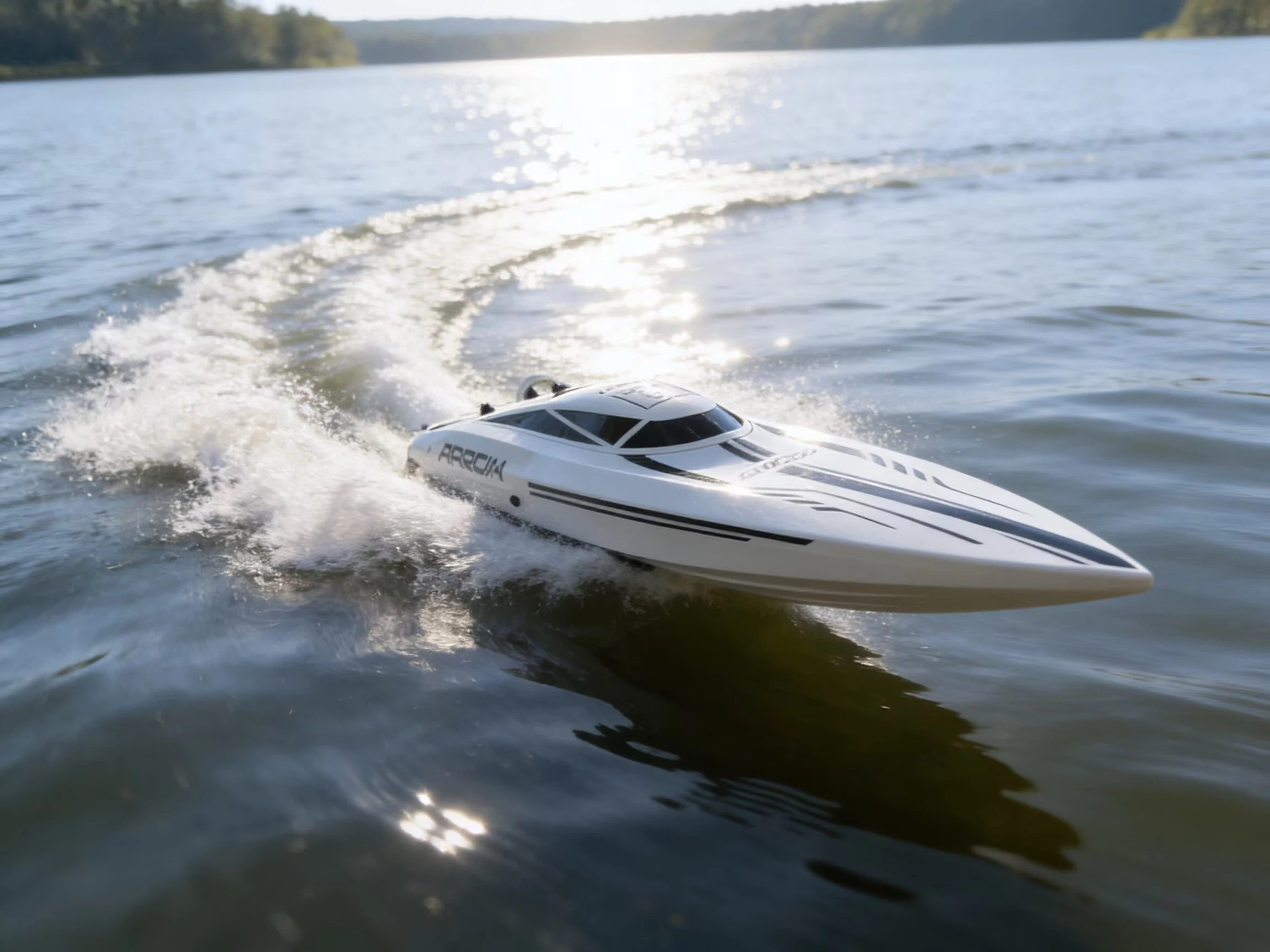 

Большая радиоуправляемая лодка для взрослых и опытных пользователей (14+ лет), бесщеточный двигатель, скорость 50 км/ч (31 миль/ч), 3S аккумулятор, 4WD