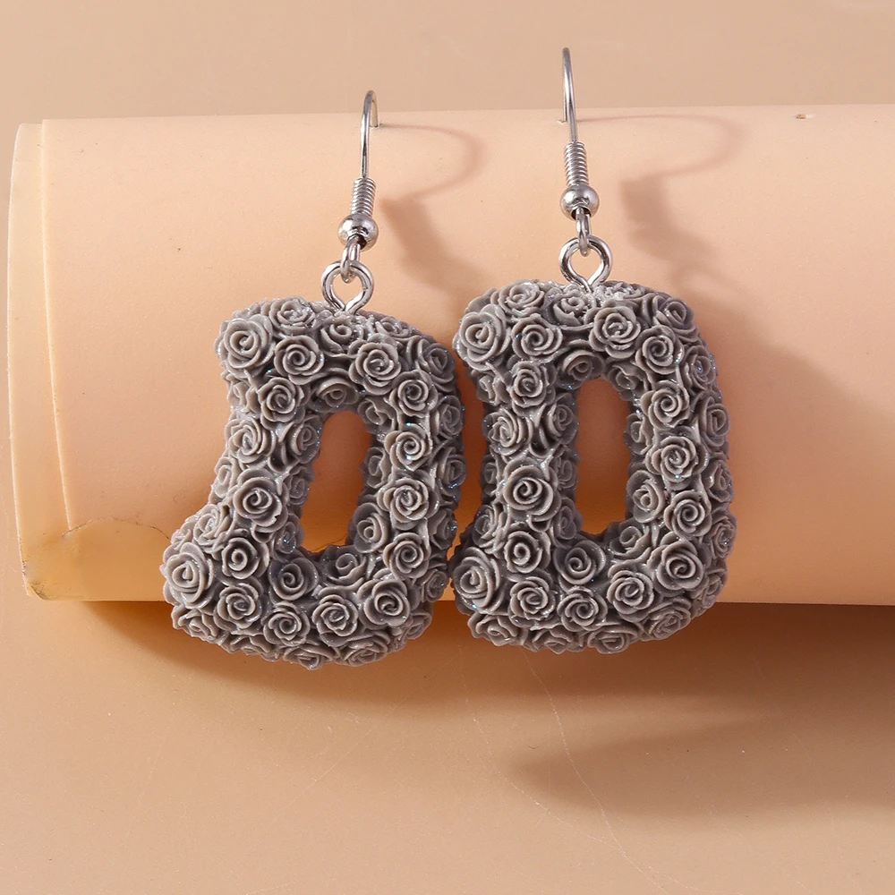 Aihua Bunte Harz-Ohrringe mit Blumen-Initialen, 26 Buchstaben, Kawaii A-Z Alphabet-Charm-Ohrringe für Frauen, Geburtstagsparty-Schmuckgeschenke – Detail 6