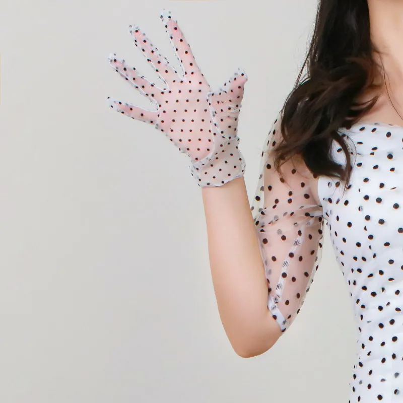 Kurze Spitzenhandschuhe mit Rüschenbesatz, Tüll-Mesh, halbtransparent, Touchscreen-kompatibel, Schwarz-Weiß-Punkte, elegant, für Hochzeiten, Damen – Detail 14