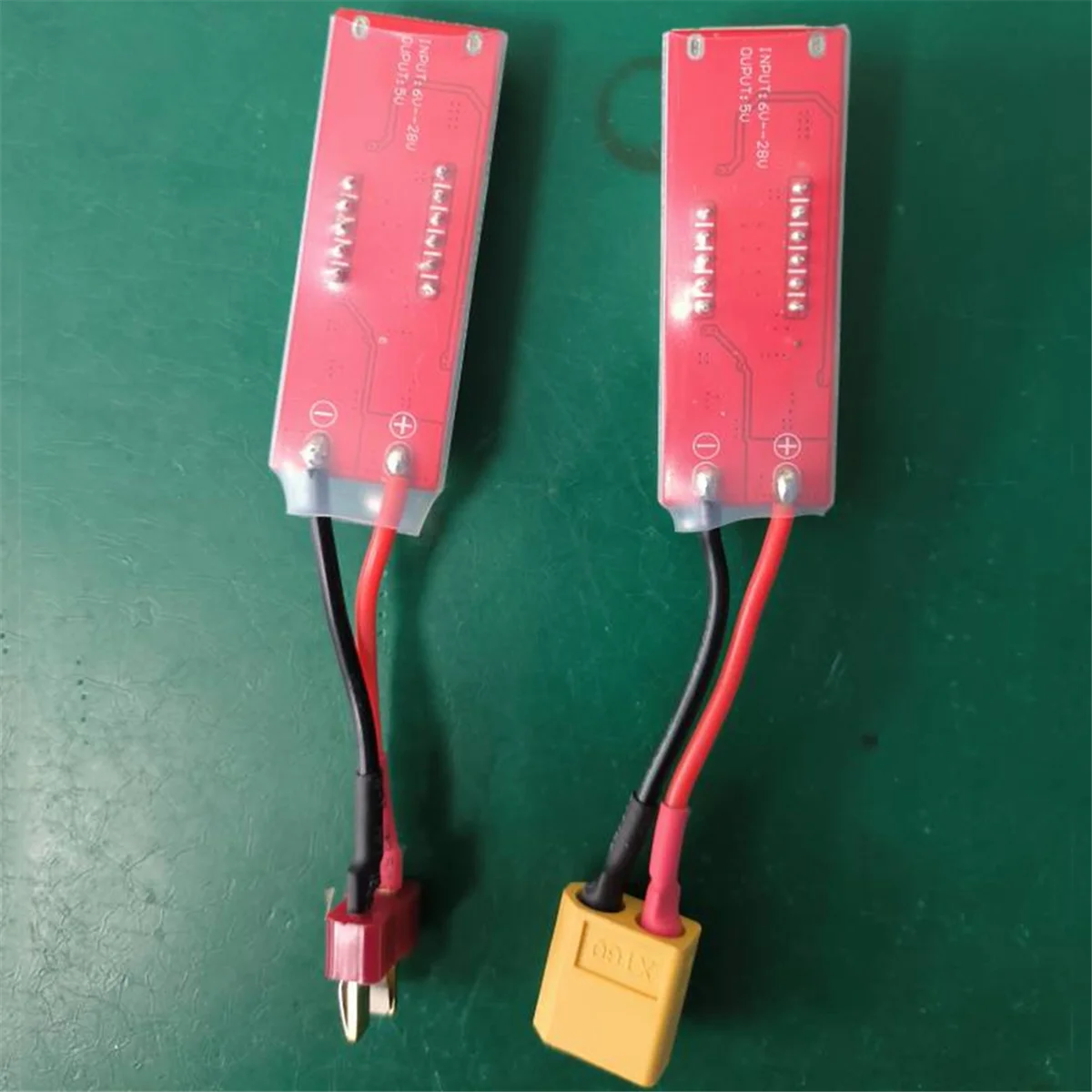 YKH_2S-6S Convertitore da batteria al litio Lipo a caricatore USB, spina a T