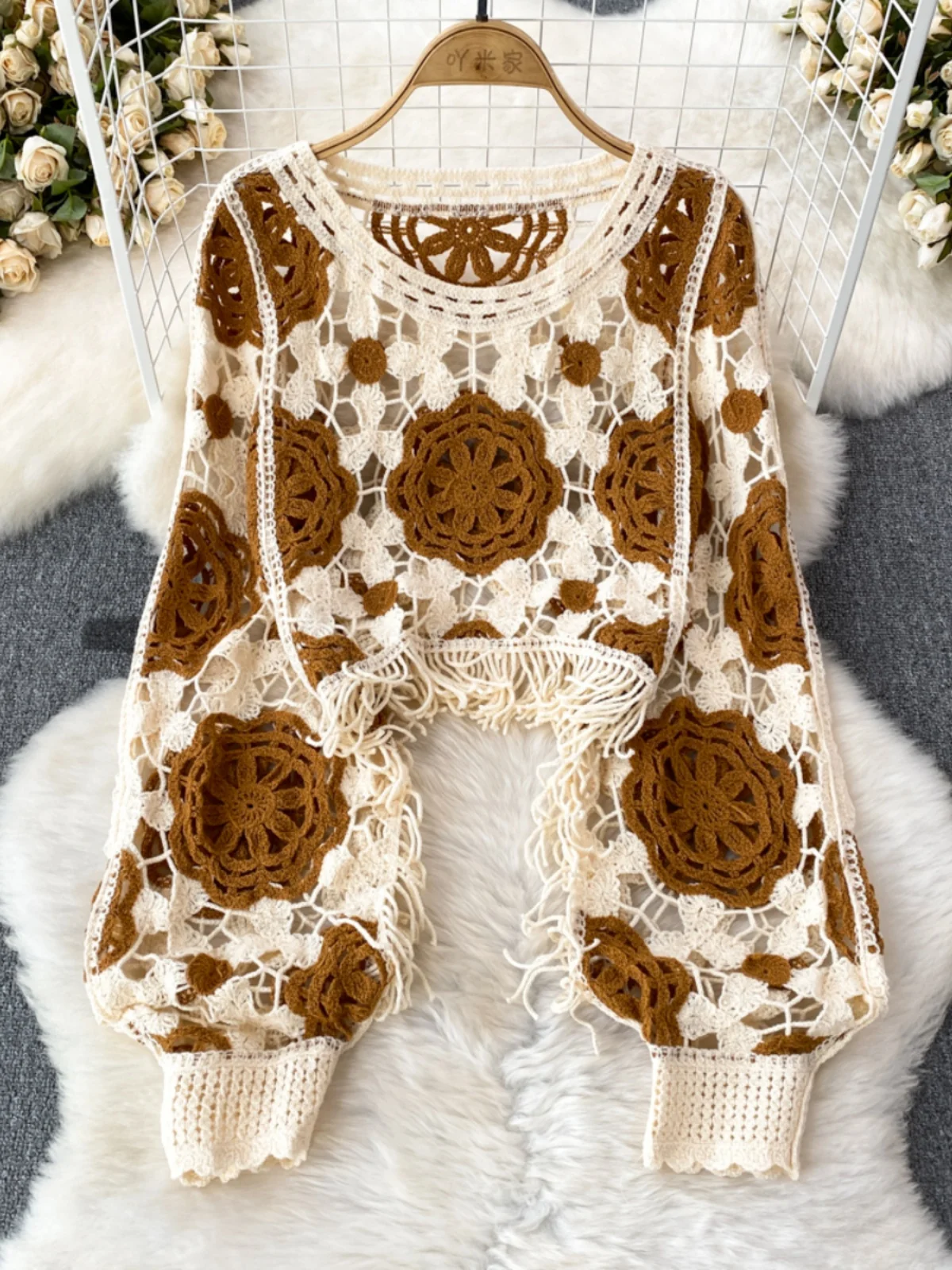 

Retro Knitted Long Sve round Ne Sweater Coat Women's Casual Beach Vaion Top Tassel Hook Flower Hollow out Design