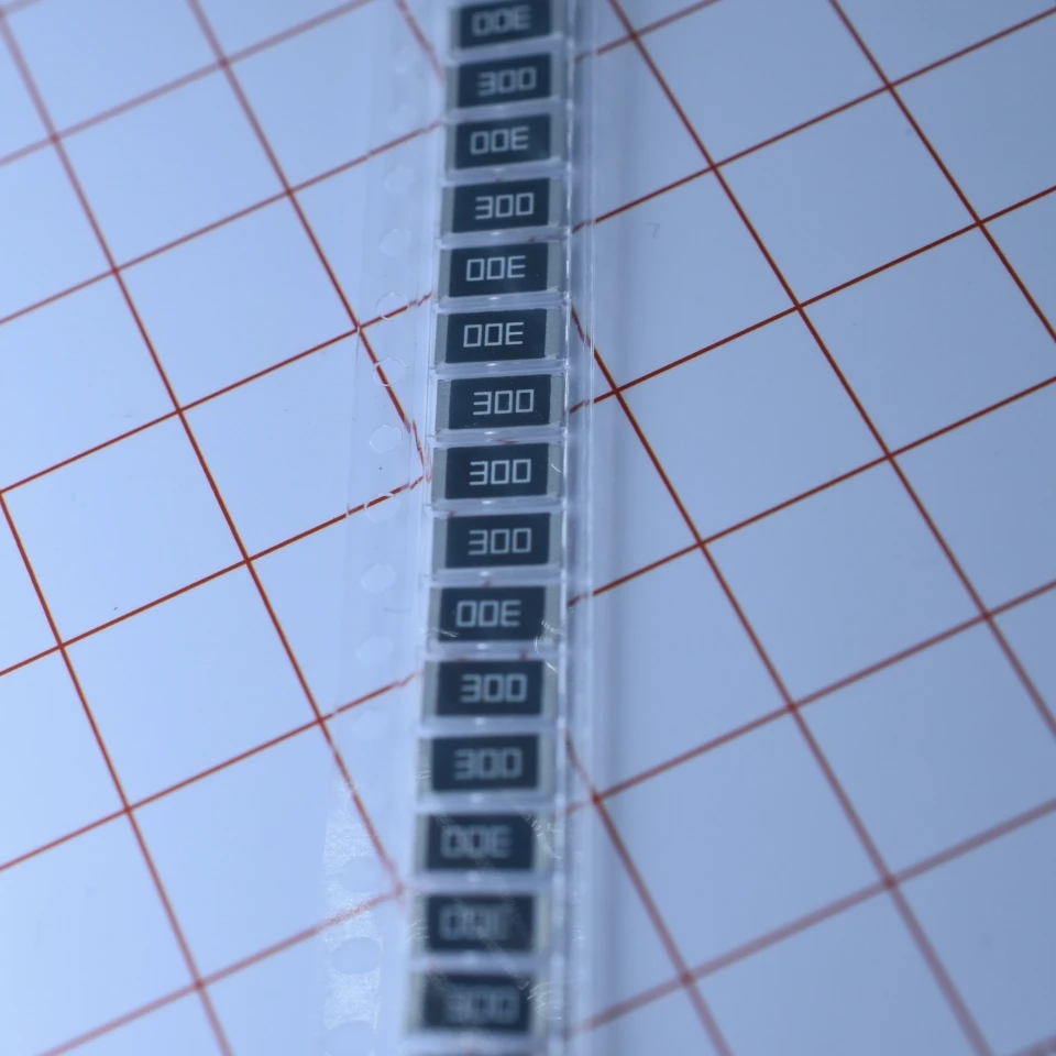1000Pcs/Lot 2512 30R 30Ω 30 Ohm Mark 300 ±5% 1W 200V,SMD Chip Resistor,Thick film resistor,6432 6.4*3.2mm