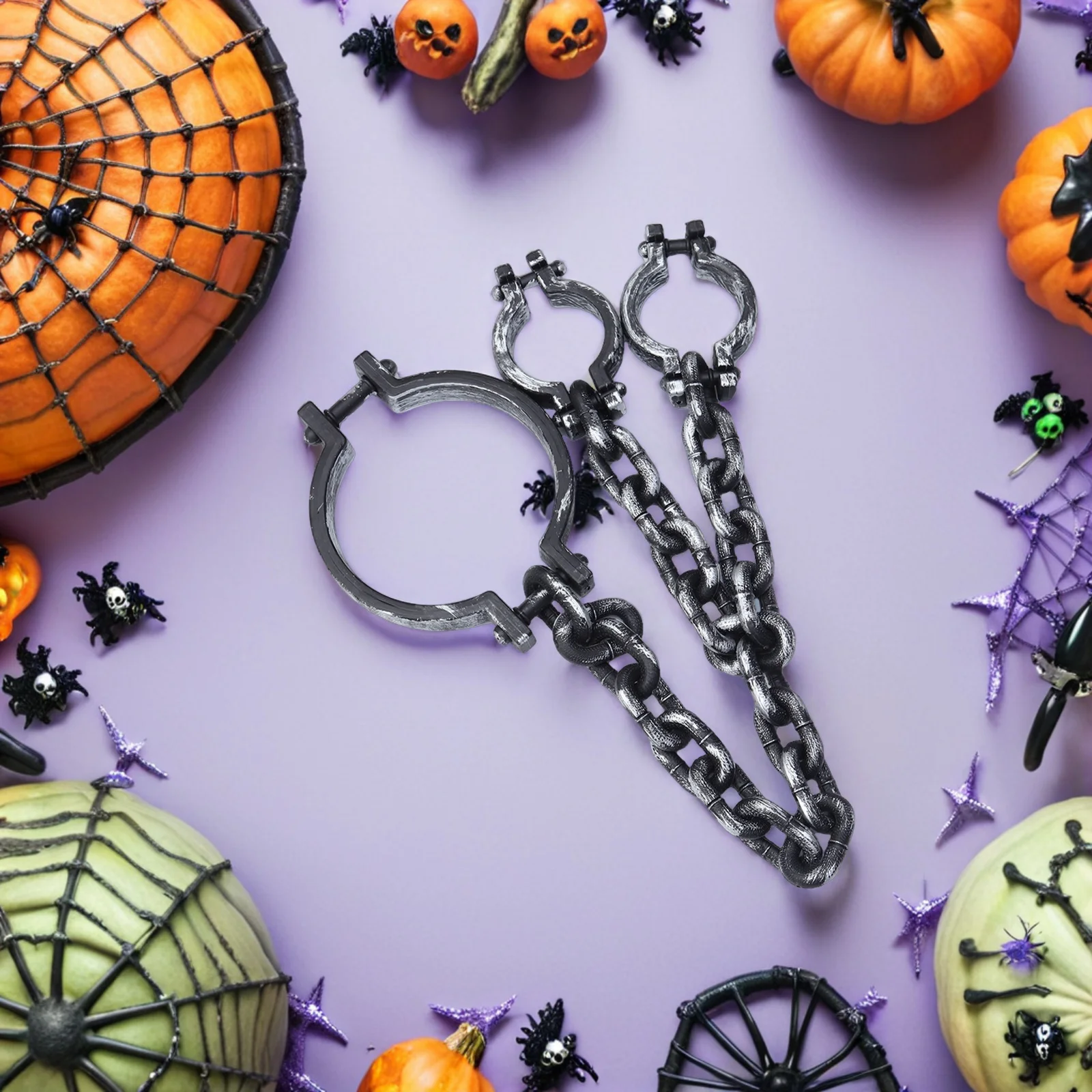 

2Pcs Lightweight Halloween Shackles Spooky Decoration Shackles Realistic Design for Jail Themed Parties Cosplay Accessories