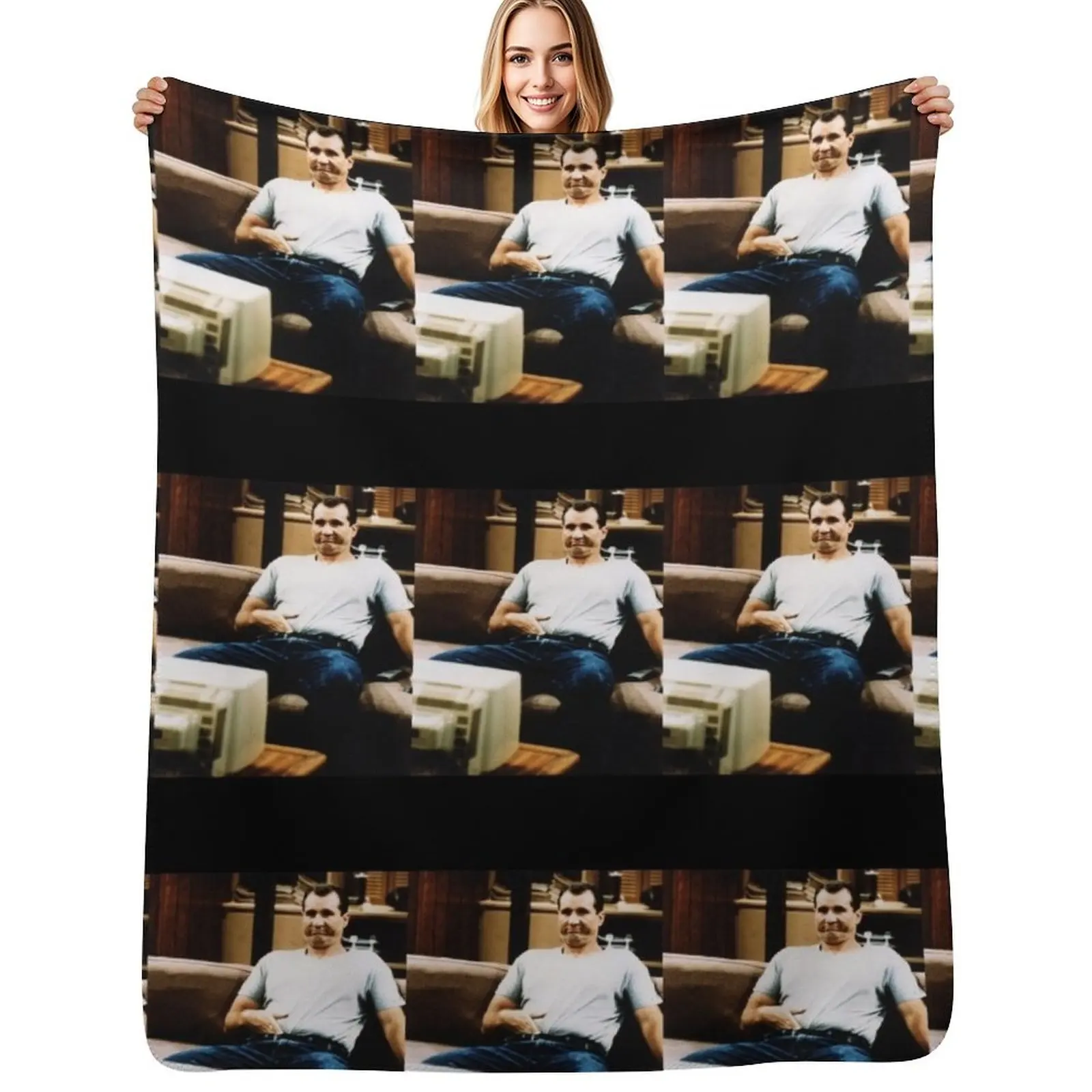 

Peggy bundy no ma'am al bundy married with children fan tshirt, Peggy bundy no ma'am al buddy ma Throw Blanket
