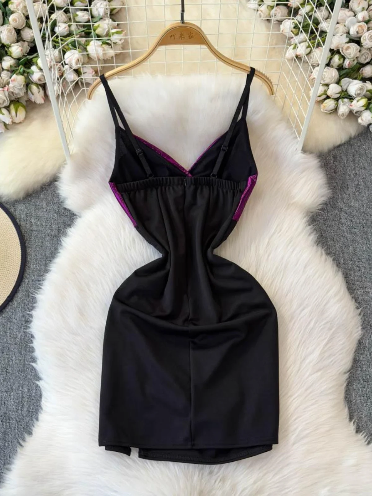 Foamlina New Women's Contrast Color Splicing Metal Chain Sling Dress for Nightclub Party Adjustable Straps Bodycon Mini Dresses