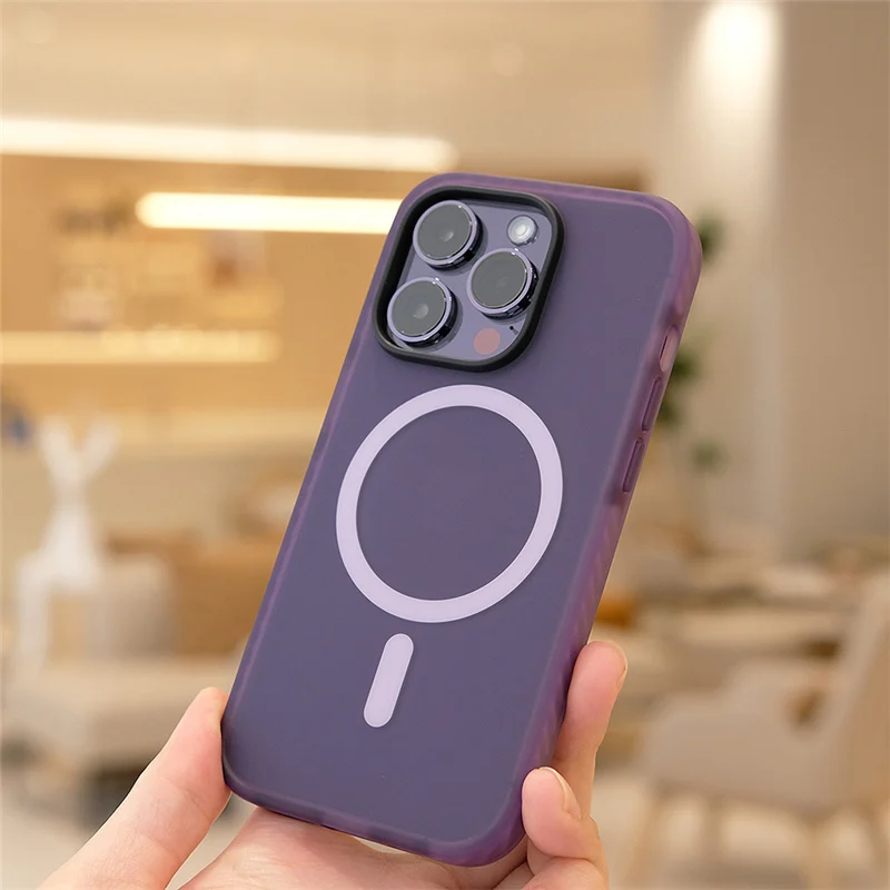 Frosted Transparent Silicone Anti-Fall Magnetic Magsafe Case For iPhone 14 15 13Pro 14 Pro Max Shockproof 15Pro Protective Cover image 3