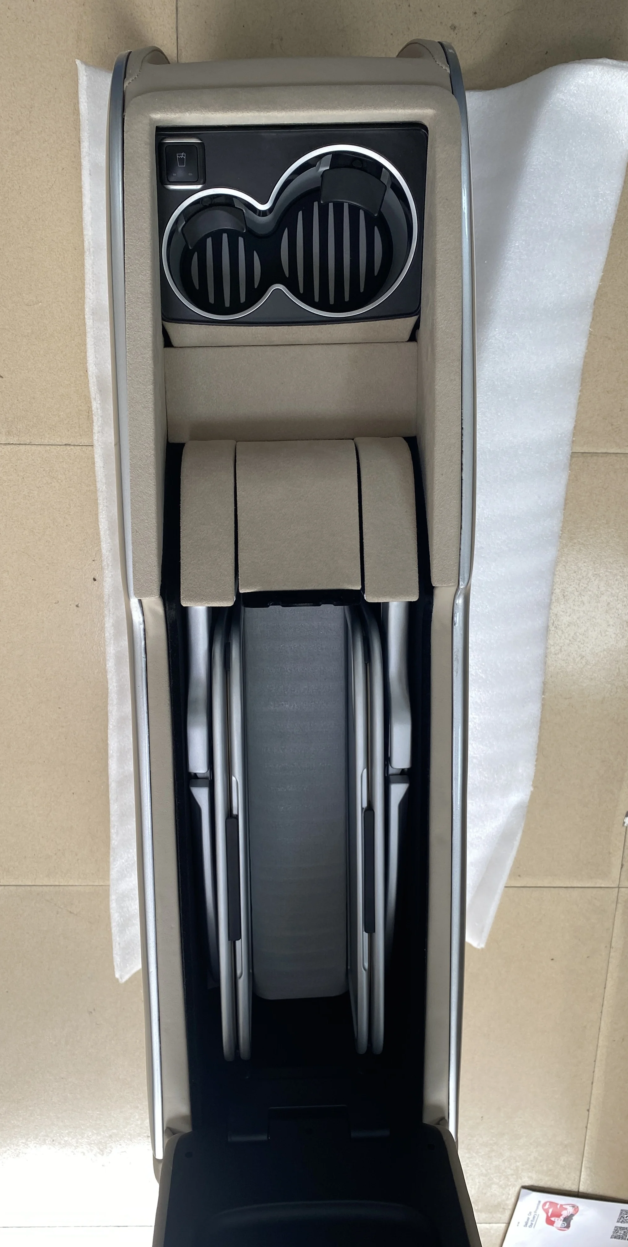 2023 New High-end Interior Kits for MPV SUV Armrest Box with Leather Table Board for Factory Outlet