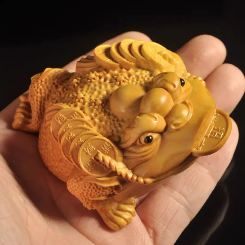 Boxwood Carved Three Legged Golden Toad Chinese Traditional Lucky Wealth Attracting Feng Shui Hand Piece Tea Pet Ornament Good