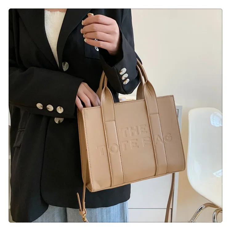 The Tote Bags Women Summer Large-capacity Handbag Women Trendy Commuting Shoulder Tote Bag 2024 Hot Selling