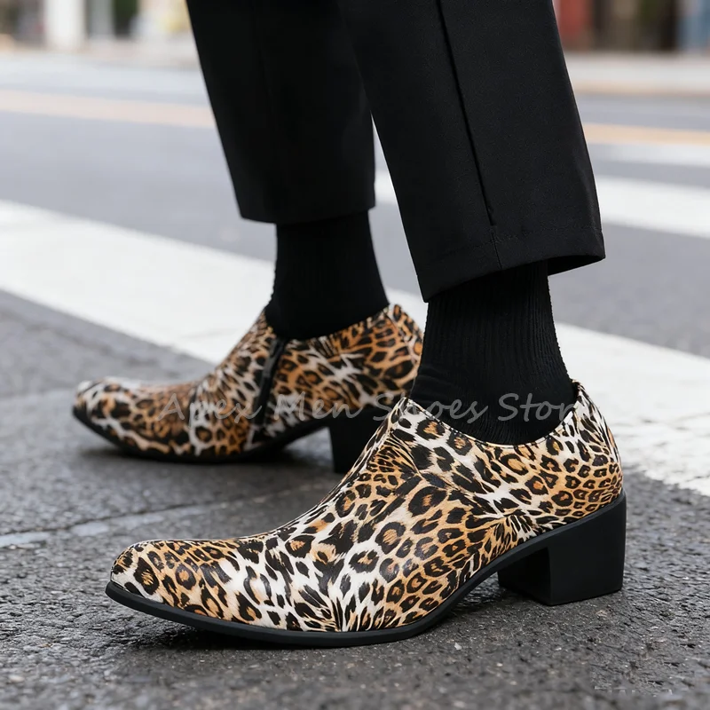 2025 حار نمط الرجال ليوبارد طباعة المتسكعون مكتنزة عالية الكعب الجانب سستة فستان أحذية الترفيه اليدوية أحذية الحفلات الخريف