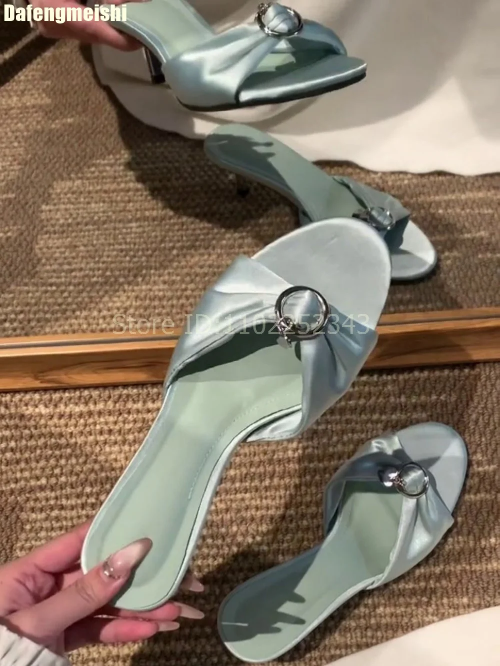 

2026 Summer New Women's One-Strap Slippers Metal Buckle Open Toe Outerwear Stiletto Heel French Style Satin Fashion Sandals