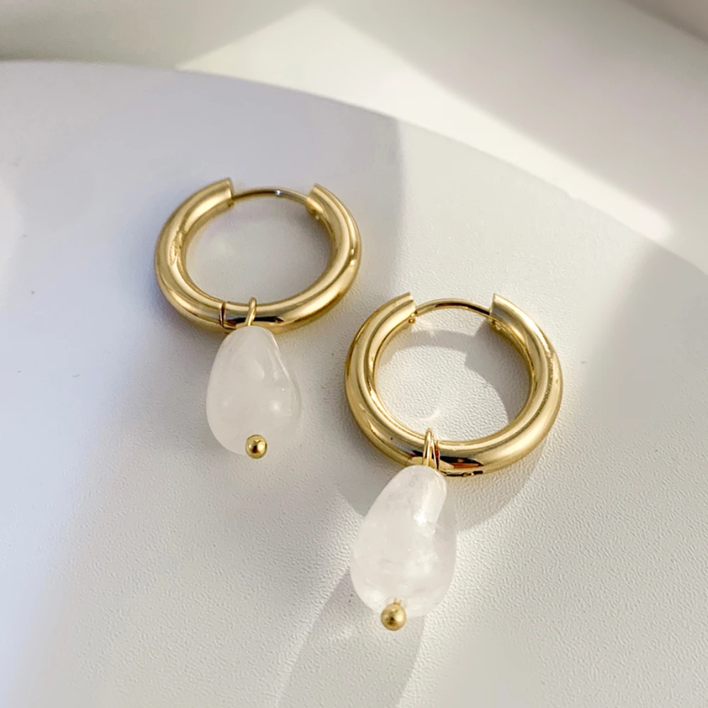 

Korean Minimalist Piercing Hoop Earrings for Women Green White Resin Waterdrop Pendant Earrings Female Aesthetic Jewelry