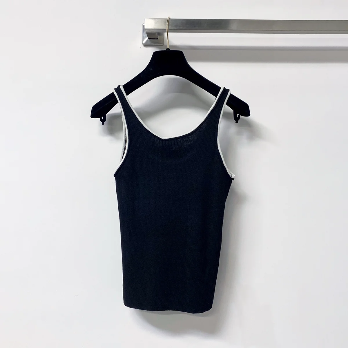 2026 high-quality women's U-neck knitted camisole slim fit and slimming, with sleeveless base vest inside--hb727
