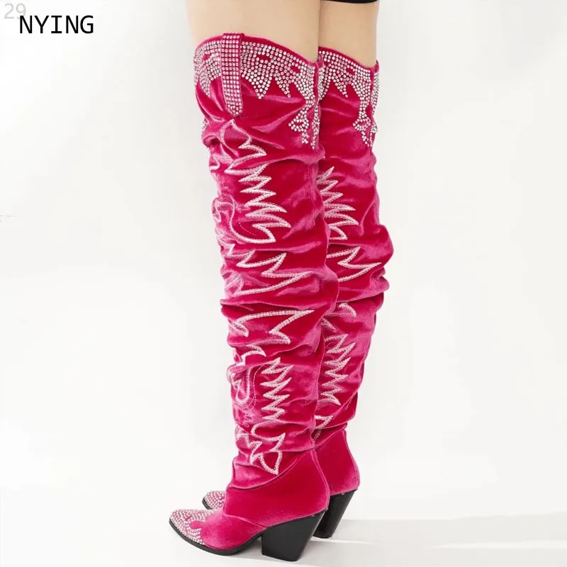 

2026 Роскошные бархатные высокие сапоги на массивном каблуке королевского синего цвета, модельные сапоги выше колена на толстом каблуке, осенне-зимняя обувь Westen 44