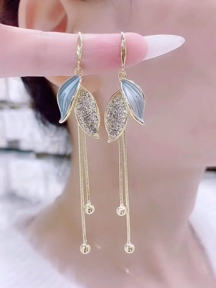 

Elegant Blue DiamondEmbedded Leaf Earrings Long Tassel Chic Ear Cuffs Light Luxury Unique Design Fashion Jewelry