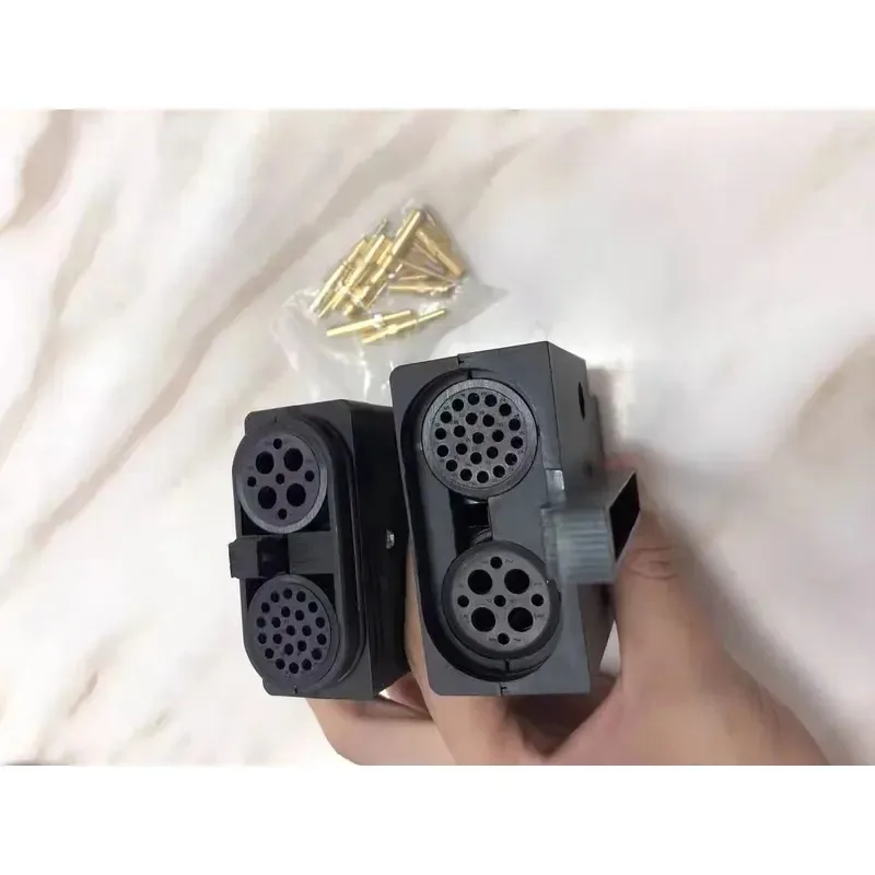 

A6200H0050 HSD Spindle Motor Power and Signal Connection Box. for HSD ES915, ES919, ES929 and ES988.