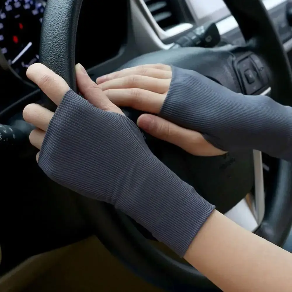 1 คู่นุ่มยืดหยุ่นครีมกันแดด Half Finger ถุงมือผ้าไหมน้ําแข็ง Breathable Anti-UV ถุงมือลื่น Fingerless ถุงมือฤดูร้อนกลางแจ้ง