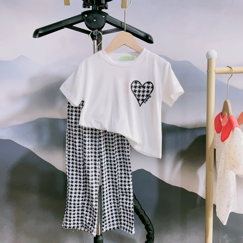 

New Summer Children's Clothing for Girls: Fashionable Houndstooth Short-Sleeve Top and Flared Pants Set