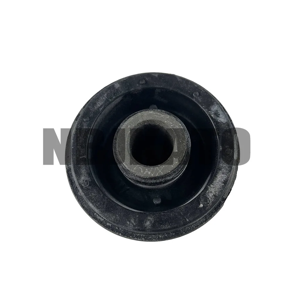 New Rear Suspension Upper / Lower Control Arm Rubber Sleeve Bushing MR374672,MR519399 For Mitsubishi Pajero V73 V75 V77 V93 V97