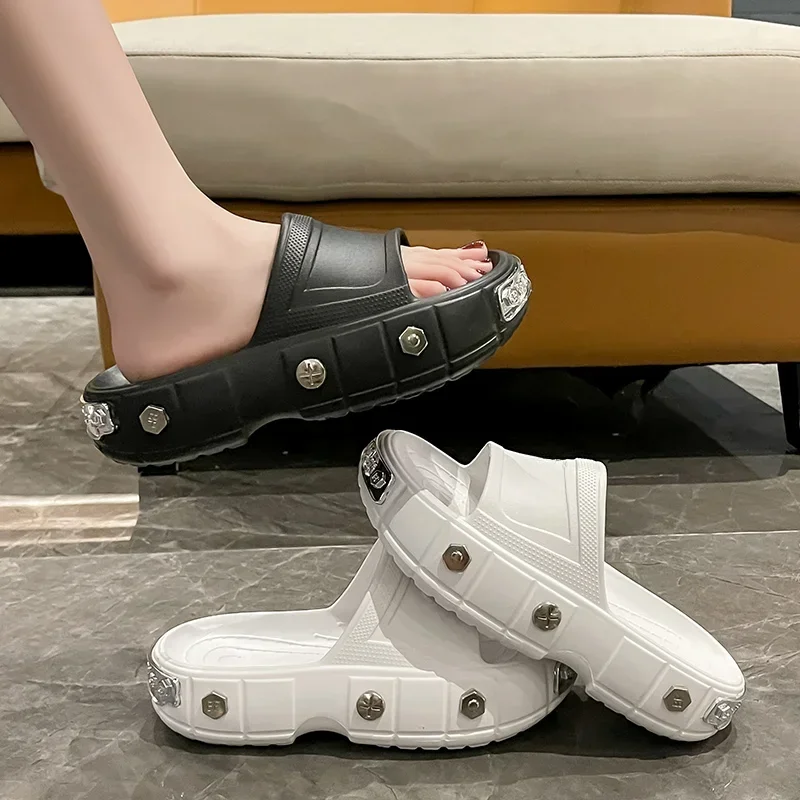 Demi-pantoufles de plage pour hommes et femmes, confortables et respirantes, pour activités de plein air, sandales augmentant la hauteur, nouvelle collection été