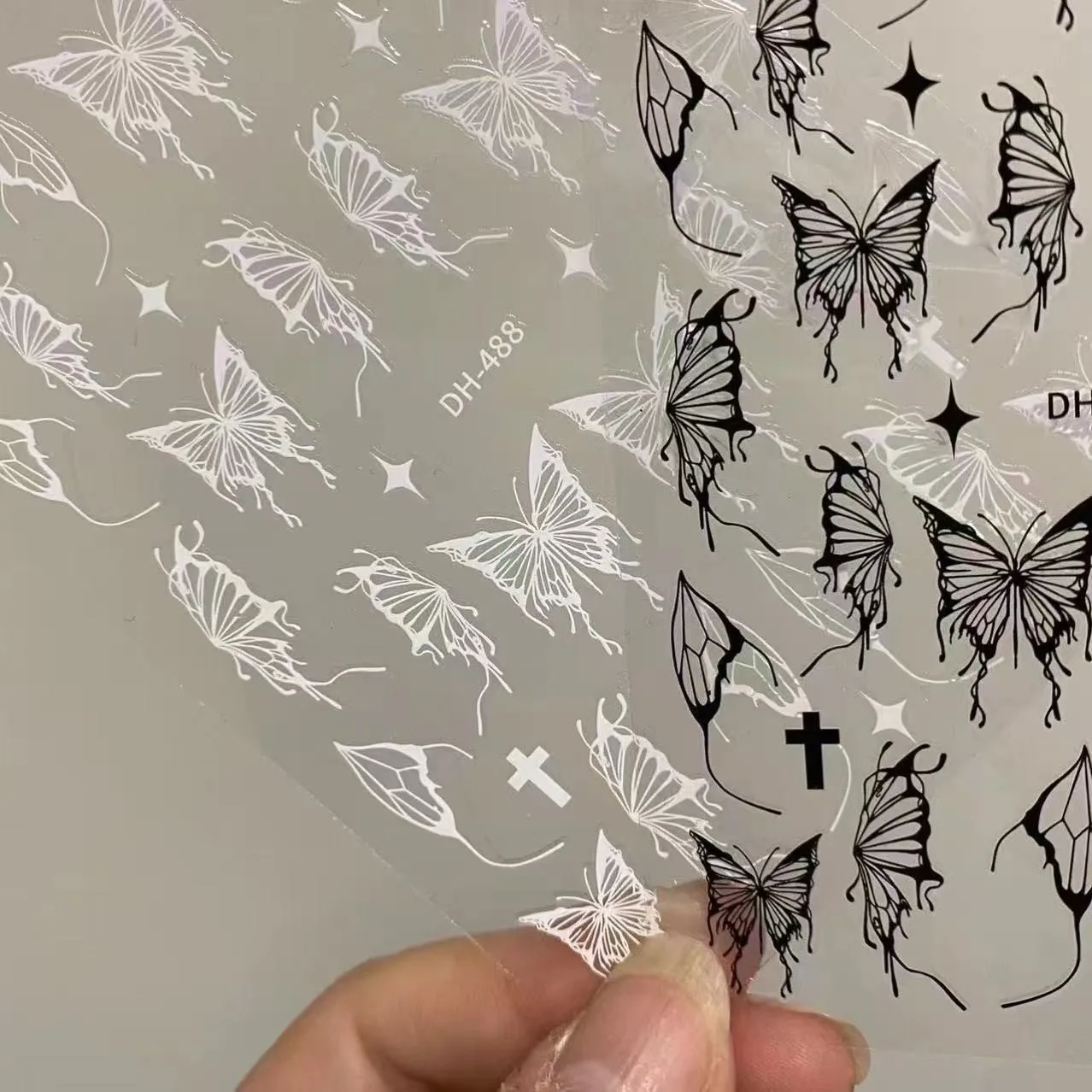 

Viral Edgy Butterfly Nail Art Stickers 1pcs Flowing Holographic Design Self Adhesive Decals for Manicure Party