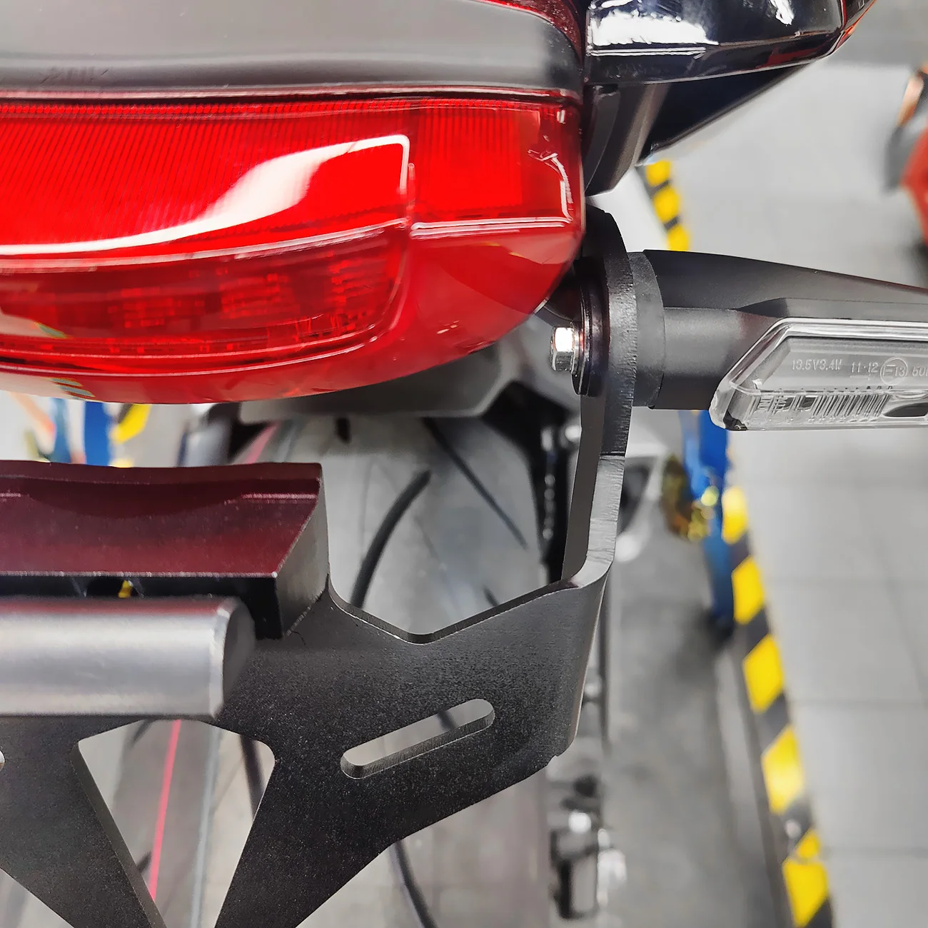 # Heckabdeckung für Honda CBR650R CB650R 2021-2026, Kennzeichenhalter-Kit, Rücklicht-Halterung – Detail 4