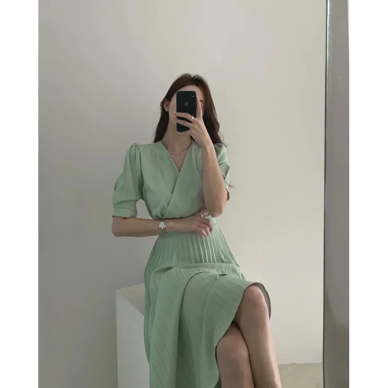 South Korea's Summer Chic Solid Color Collection Waist Thin Strappy Pleated Skirt In A Long Short-sleeved Dress   Party Dress