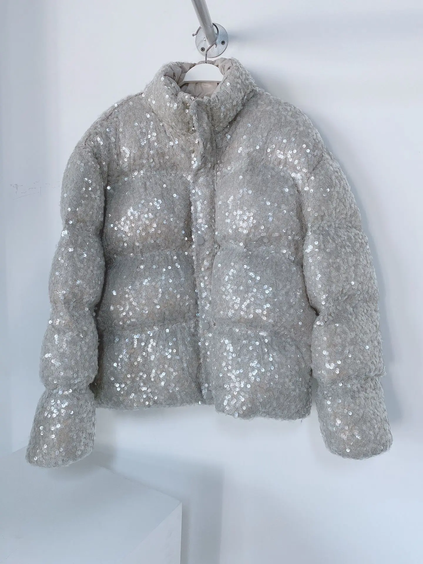 Winter Damen Pailletten Daunenjacke American Casual Fashion Shiny Puff Jacken Stehkragen Applikationen verdicken Mantel