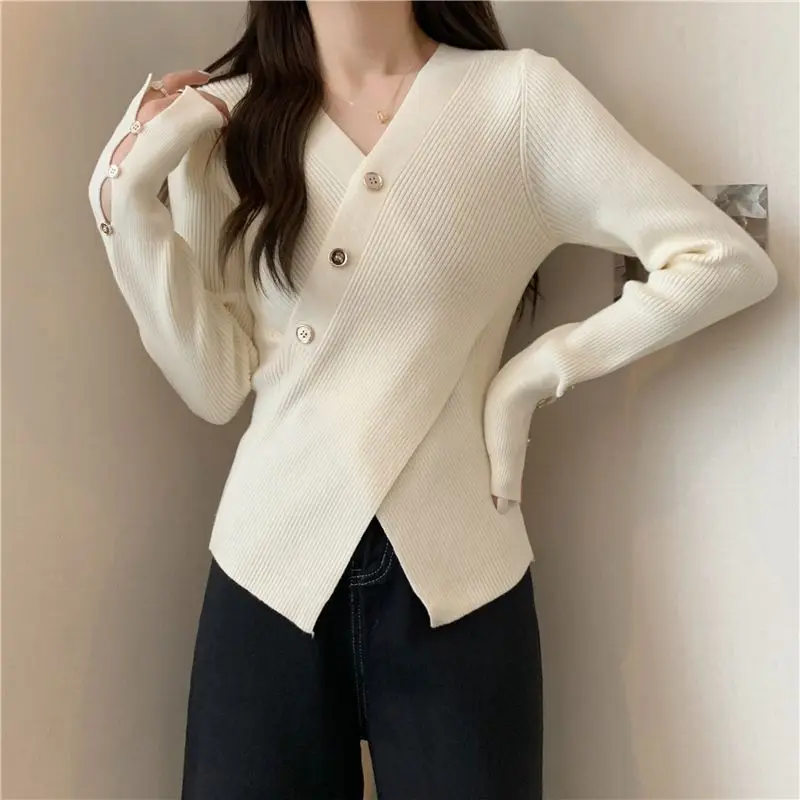 

2024 Women's Spring and Autumn New Spliced V-neck Button Split Irregular Fashion Solid Color Slim Casual Long Sleeve Knitted Top