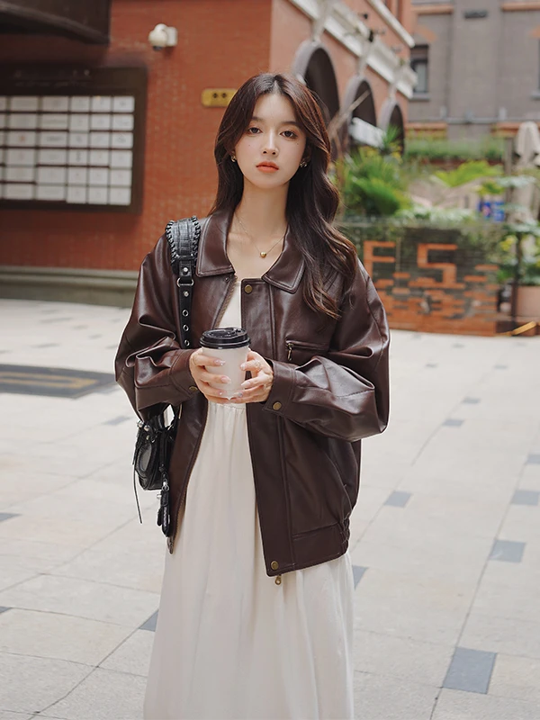 Nouvelle veste cool en similicuir PU pour femme, couleur café, printemps-automne, style tendance, fermeture éclair, coupe ample, manches longues, best-seller