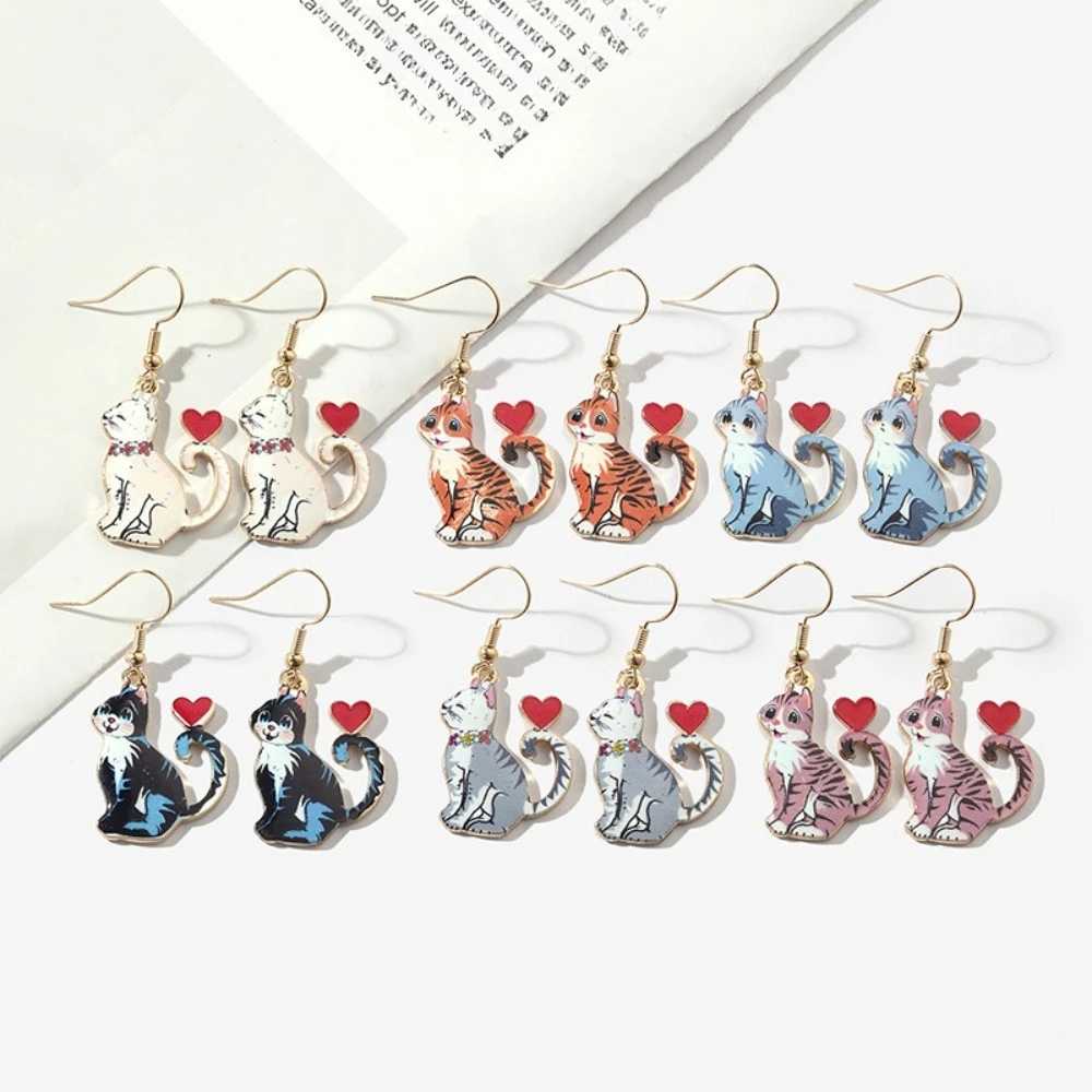 עגילי תלייה בצורת לב עם דוגמת חתול מודפסת בשמן קרטון אופנתיים לנשים תכשיטים חמודים לחתולים מתנות