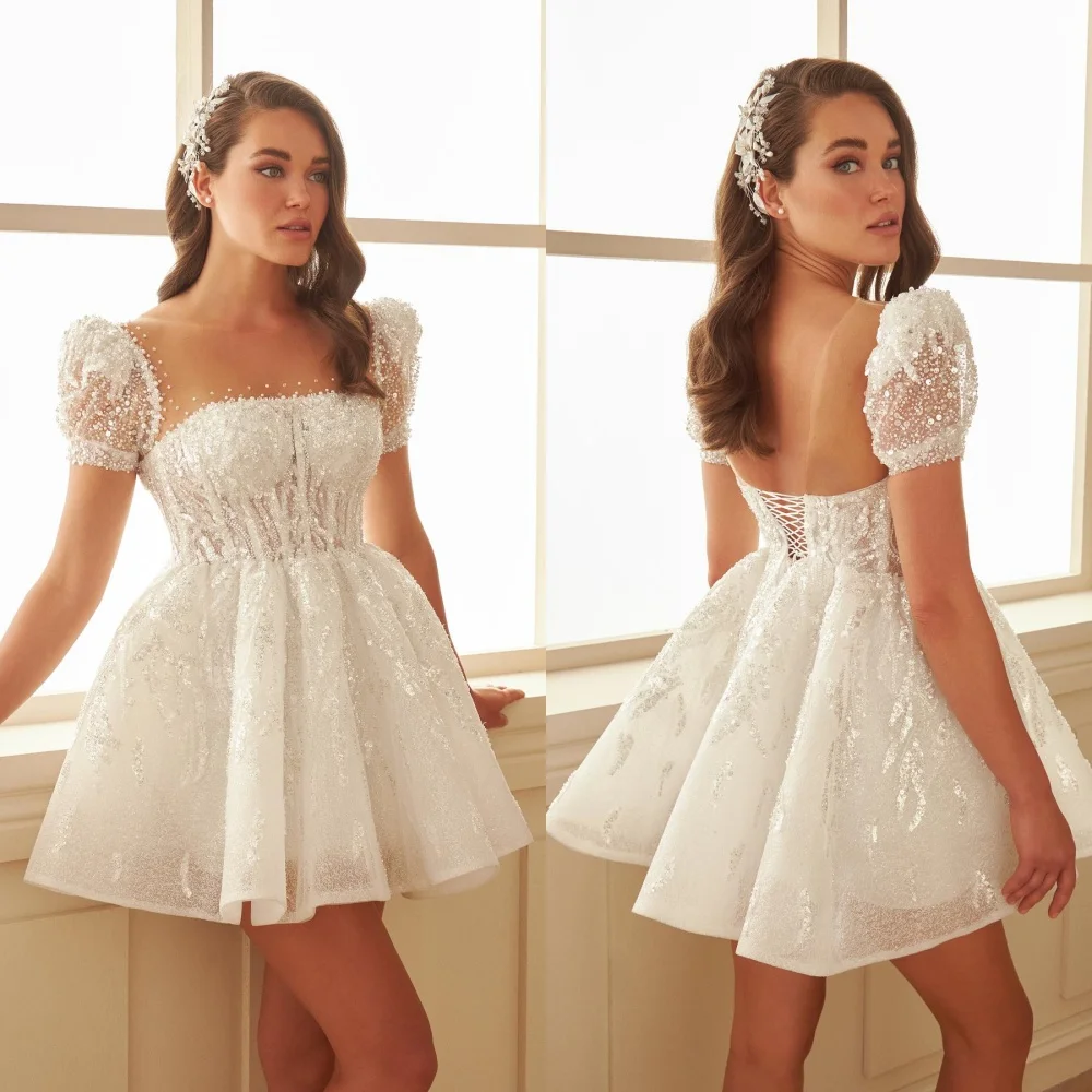 맞춤형 절묘한 화이트 Organza 스퀘어 칼라 짧은 소매 웨딩 드레스 우아한 코트 트레인 스팽글 백리스 신부 가운