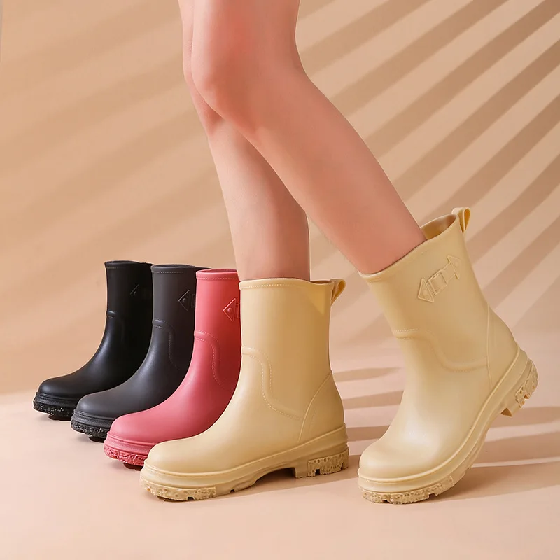 Outdoor Car Cleaning Anti-slip Adult Rain Boots Women  Climbing Mid-calf Fashion Waterproof Shoes Women 2024