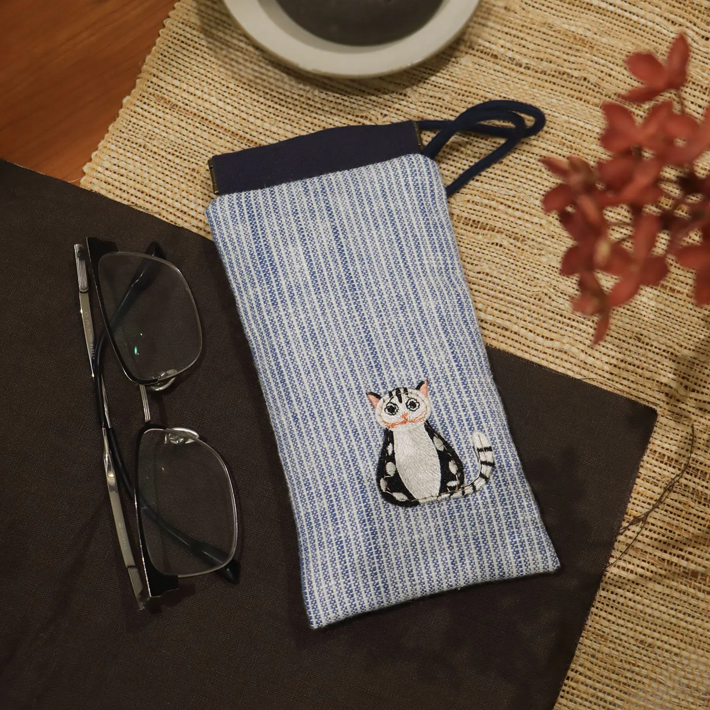 Vintage Hand-Stitched Cute Cat Embroidery Eyeglass Pouch for Women Cotton Linen Sunglasses Case Soft Glasses Storage Sleeve Bag