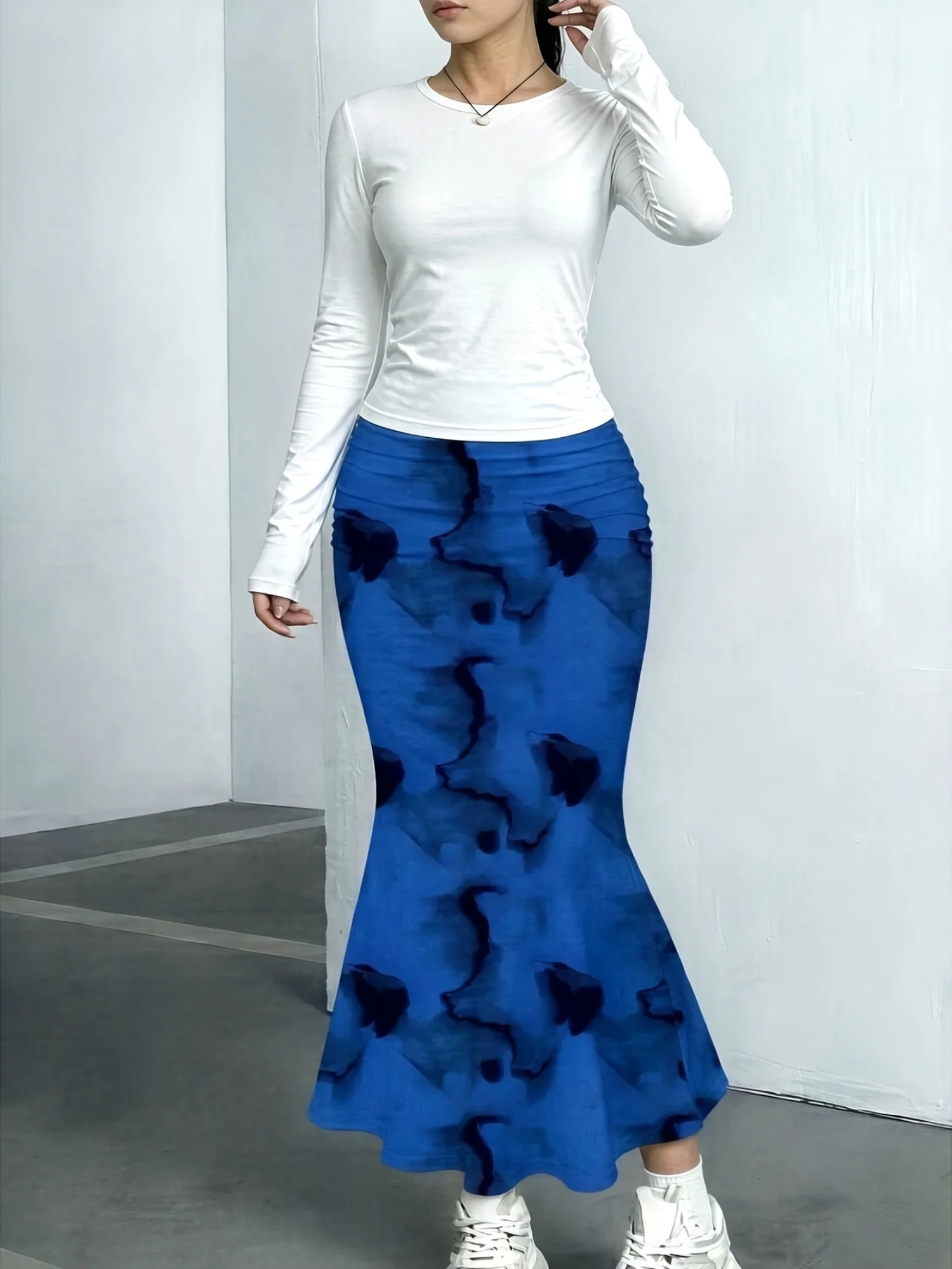 Women's Casual Elegant Solid Color round Neck Long Sleeve Top with Elastic Waist Color Block Skirt Set
