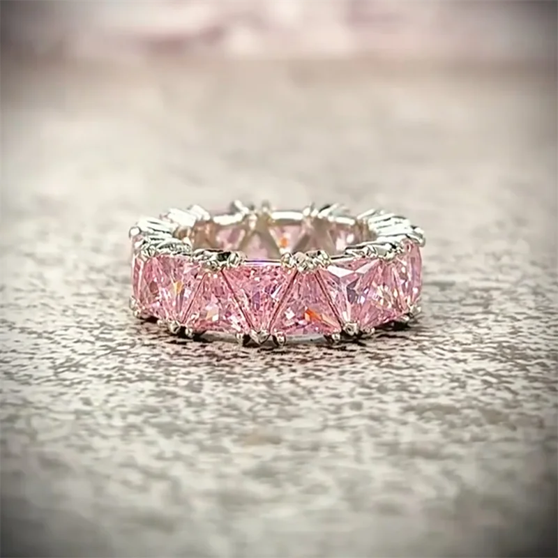 2026 New Personalized Girl Pink Luxury Exquisite Sparkling Ring with Advanced Elegance Banquet Inlaid Zircon Business Jewelry
