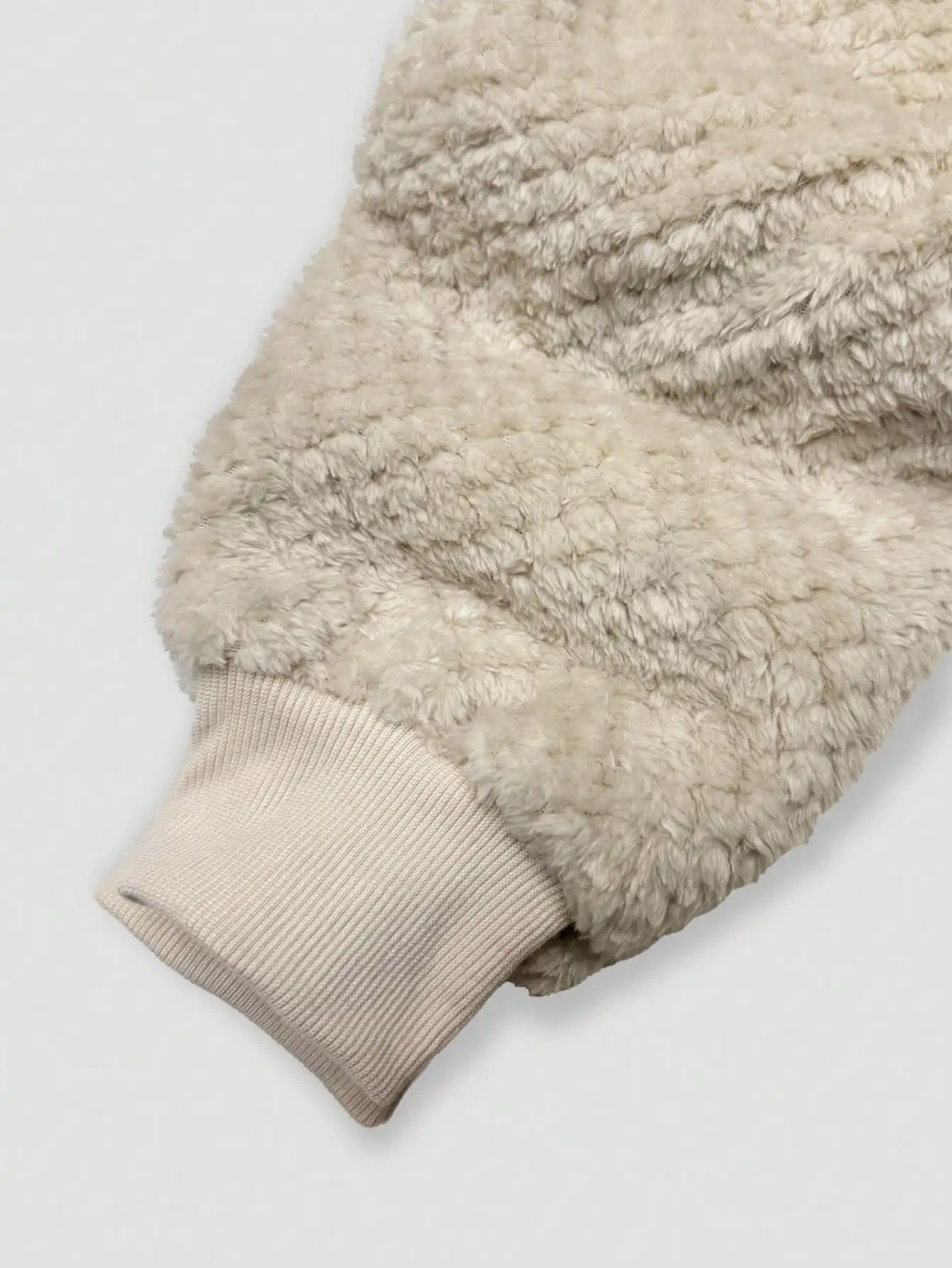 เสื้อสเวตเชิ้ตมีฮู้ดผ้าฟลีซขนฟูสำหรับผู้หญิง เสื้อสวมหัวมีฮู้ดที่อบอุ่นในฤดูหนาว สไตล์ลำลองขนาดใหญ่