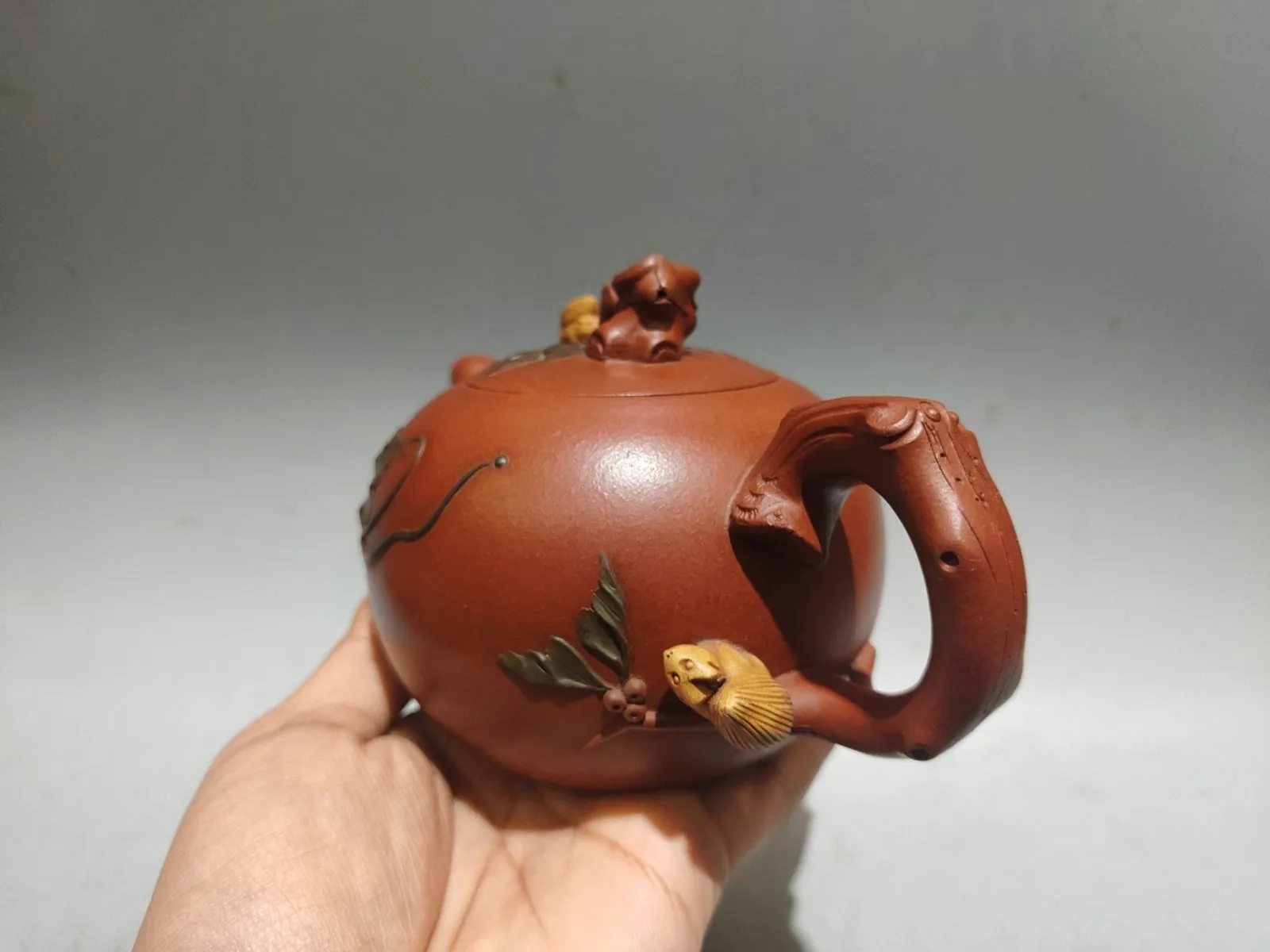 Artisanal Yixing Teapot Gongfu Cup Puer Tea Zisha Artistic Squirrel Grape Vine