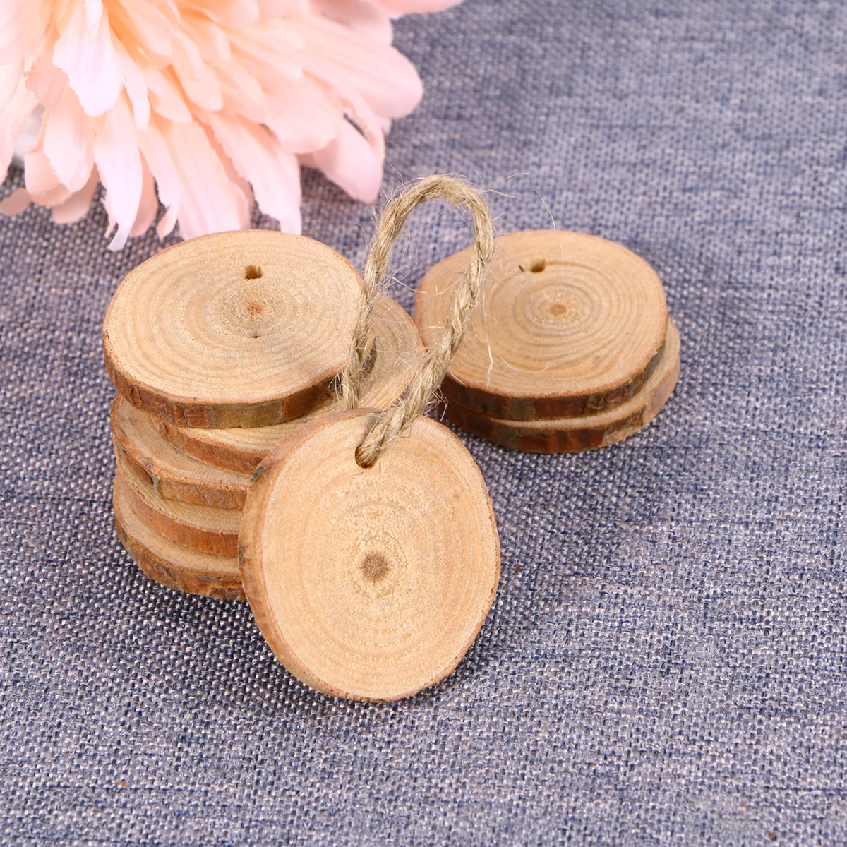 

50pcs 3-4Cm Natural Wood Slices Discs Rosewood Polished Diy Wedding Crafts Decoration Jute Twine Set Table Numbers Centerpieces