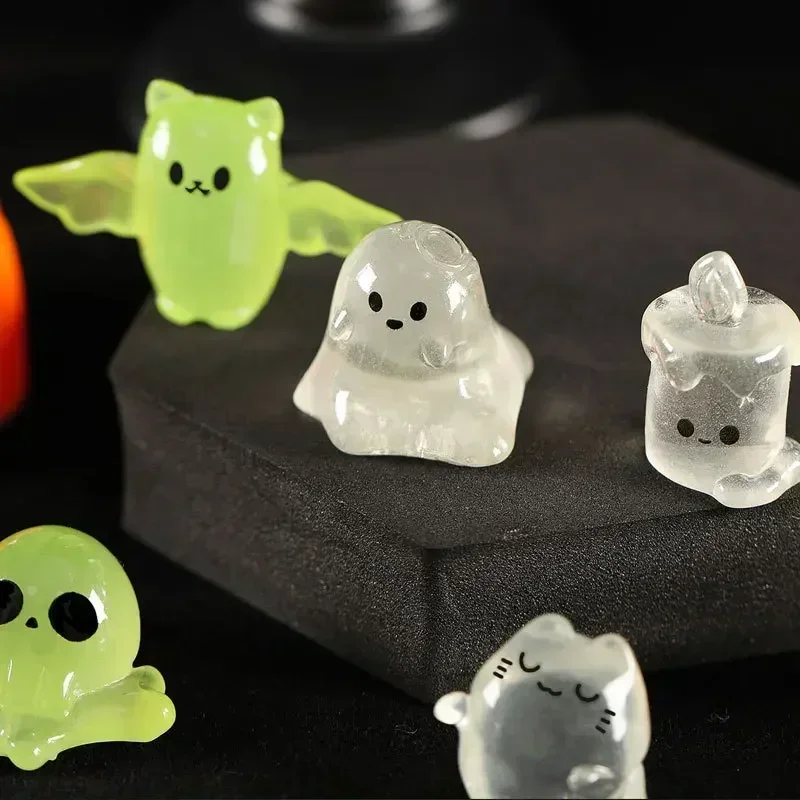 6PCs Mini Luminous Figures Mini Cat Ghost Pumpkin Bat Skull Candle Glow in Dark Micro Landscape Miniatures for holiday Halloween