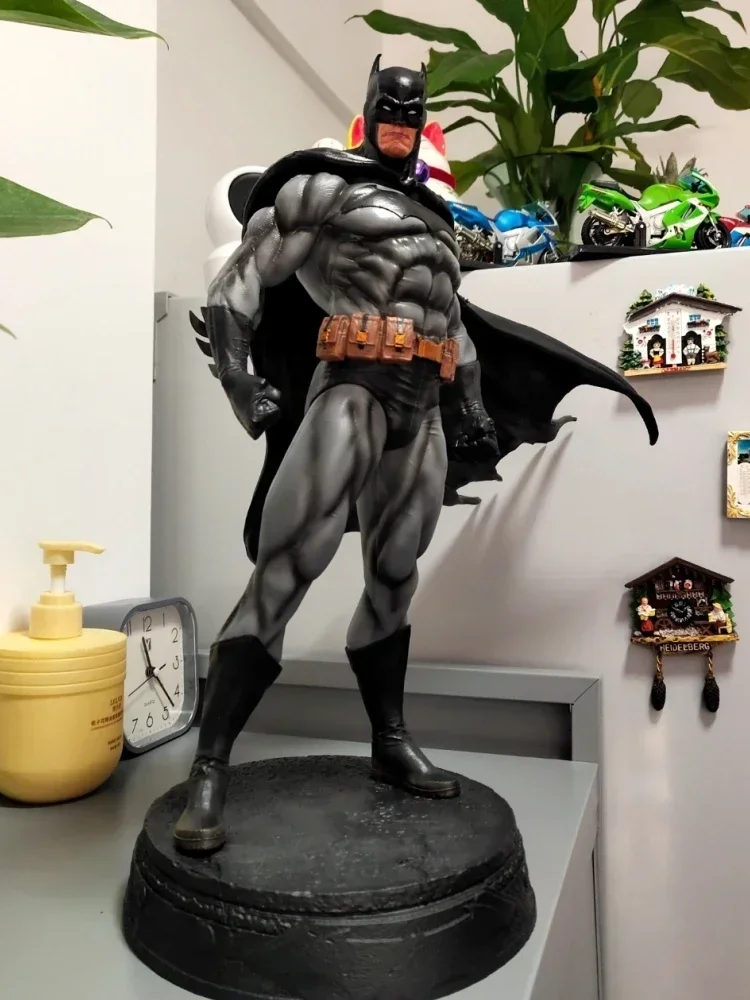 Large 38cm Dark Knight Batman Figurines Model Ornaments Toys Gift Gk Action Figures Justice League Standing Batman Ornament Gift