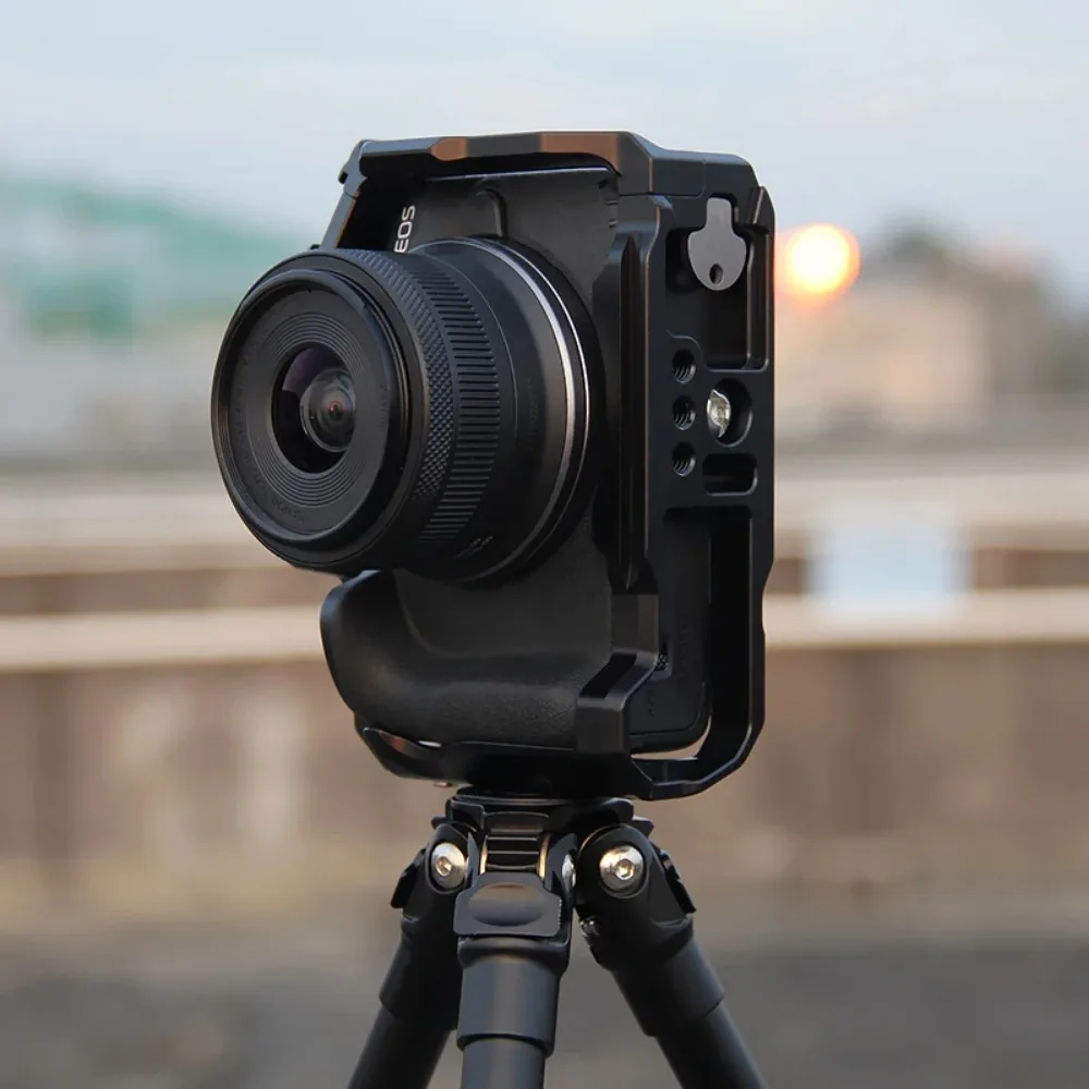 قفص كاميرا R50 متوافق مع جهاز فيديو ألومنيوم Canon EOS R50 مقاس 1/4 بوصة وخيوط 3/8 بوصة جهاز فتحات ARRI #5