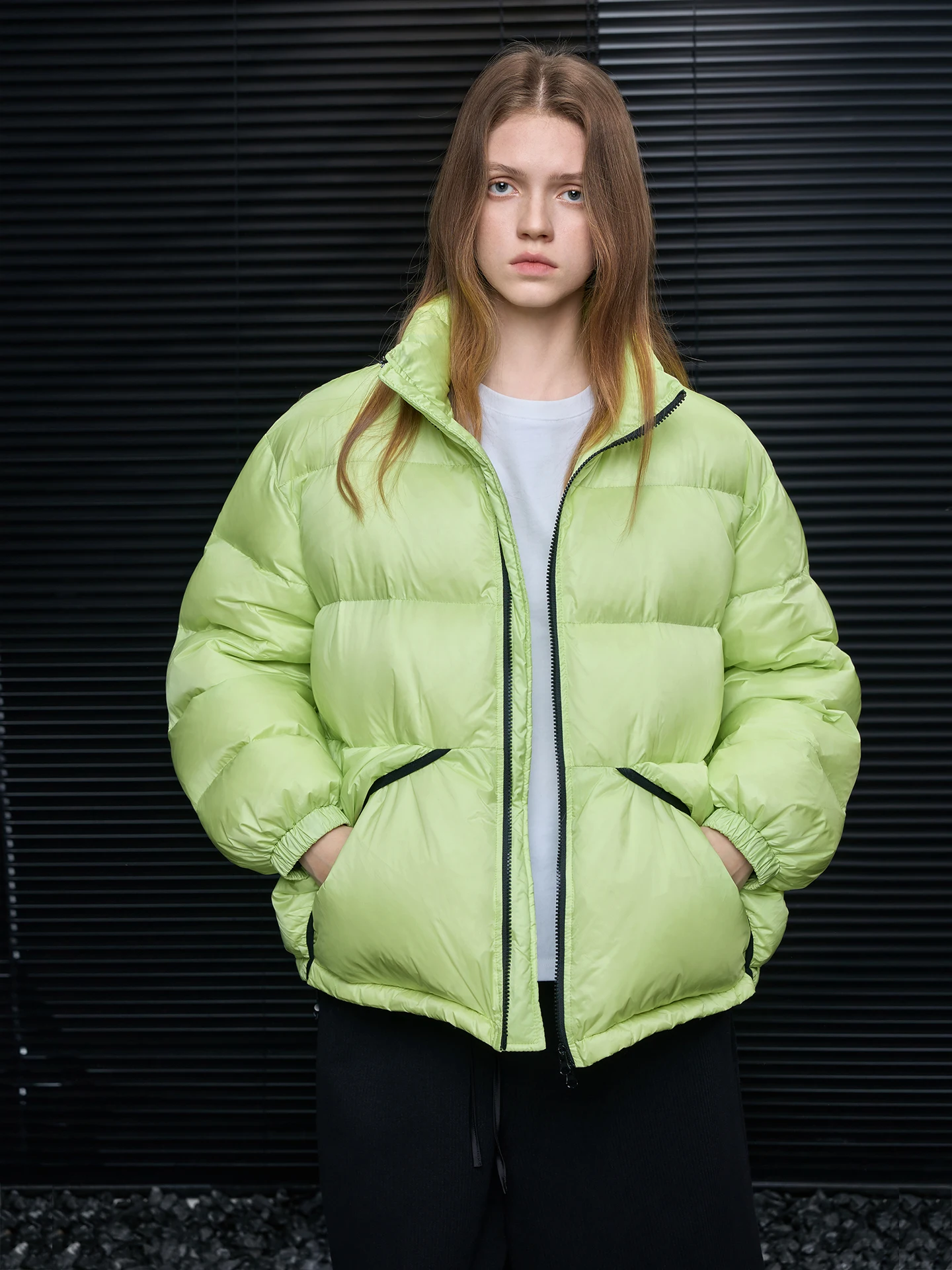 

Стильная повседневная куртка-пуховик с воротником-стойкой для женщин, новинка зимы 2025, свободный крой, уличный стиль, длинный рукав