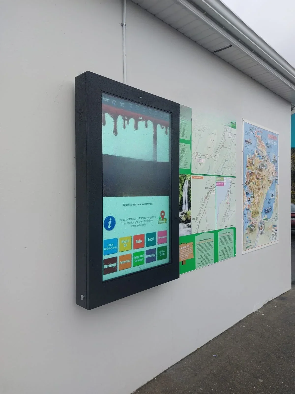 IP65 Outdoor Wall Mounted LCD Digital Signage Waterproof High Brightness Advertising Display with Remote Management