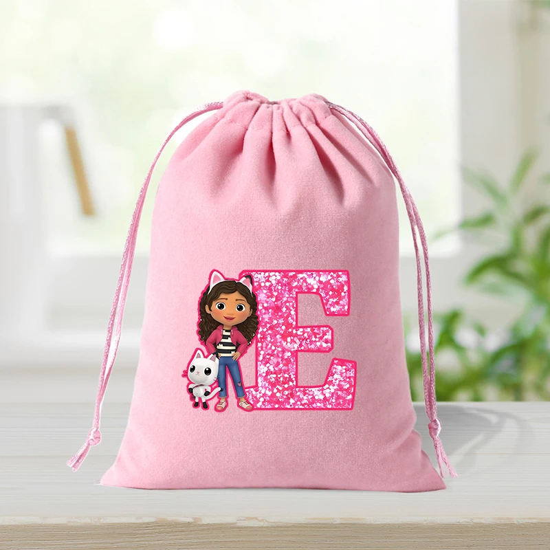 Gabby ผ้าฝ้าย Dollhouse Drawstring กระเป๋าสตางค์น่ารักการ์ตูน A-Z Letter พิมพ์ Candy กระเป๋าอะนิเมะกระเป๋าถือของขวัญ